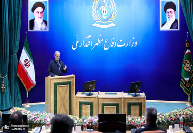 پزشکیان در شورای راهبردی وزارت دفاع: ظرفیت‌های وزارت دفاع و نیروهای مسلح می‌تواند کمک بزرگی به ساماندهی ناترازی‌ها کند