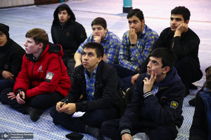 بازدید اقشار مختلف مردم از بیت امام خمینی (س) در جماران-1