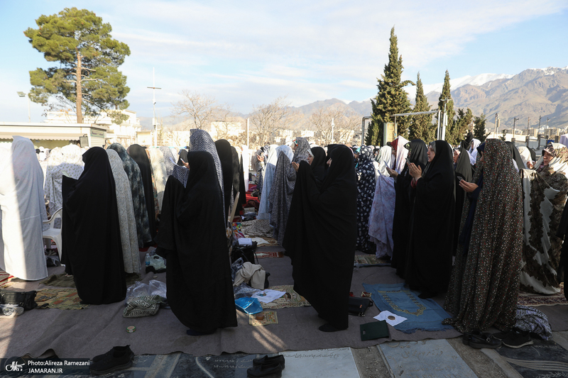 مراسم اقامه تماز عید سعید فطر دز امام زاده پنج تن