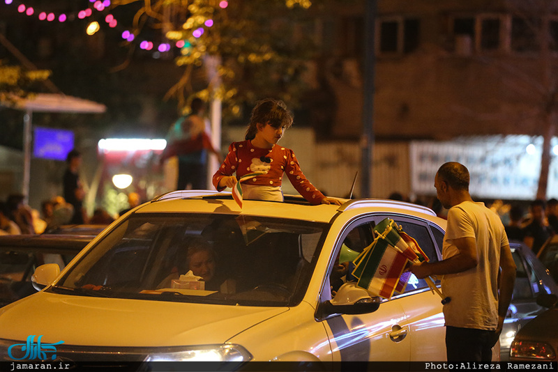 شادی مردم تهران پس از آخرین بازی ایران در جام جهانی