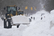 تلفات توفان زمستانی آمریکا به 57 نفر رسید/ بیشتر قربانیان در ماشین ها یخ زدند