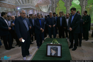 تجدید میثاق استاندار و جمعی از استانداری استان البرز با آرمان های حضرت امام خمینی(س)