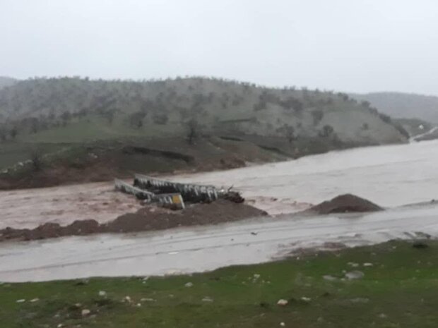 راه ارتباطی ۲۵ روستای بخش معمولان قطع است