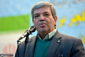 رزمایش کمک مومنانه با اهدای ۳۰۰ دستگاه ویلچر به بهزیستی در حرم امام  خمینی (س)