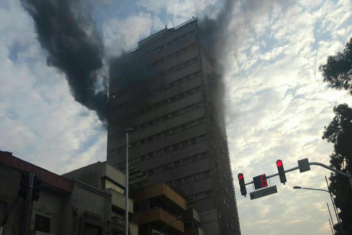 ساختمان پلاسکو تهران دچار حریق شد +تصاویر