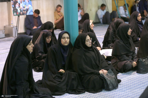 تجدید عهد با آرمان‌های امام خمینی(ره) و بزرگداشت شهدای خدمت در حسینیه جماران