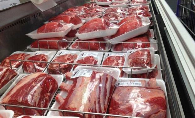 توزیع گوشت گرم وارداتی در بازار مشهد از سر گرفته شد