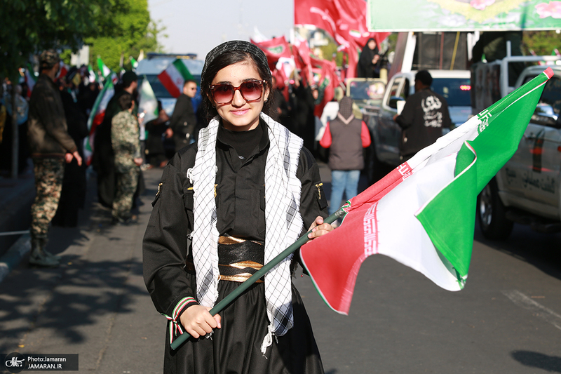 راهپیمایی دختران «جان‌فدای ایران» -۱