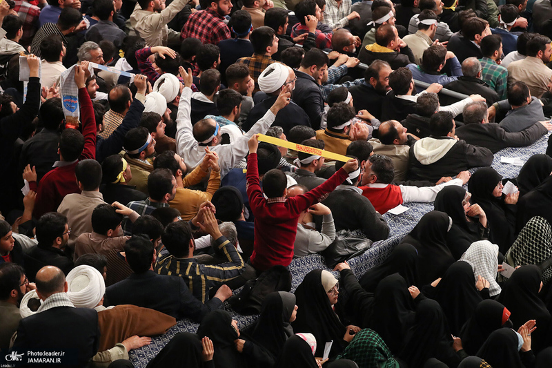 دیدار جمعی از رأی اولی‌ها و خانواده‌های شهدا با رهبر معظم انقلاب