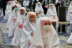 مراسم جشن تکلیف فرزندان کارکنان معاونت آماد و پشتیبانی سپاه در حرم مطهر امام خمینی(س)