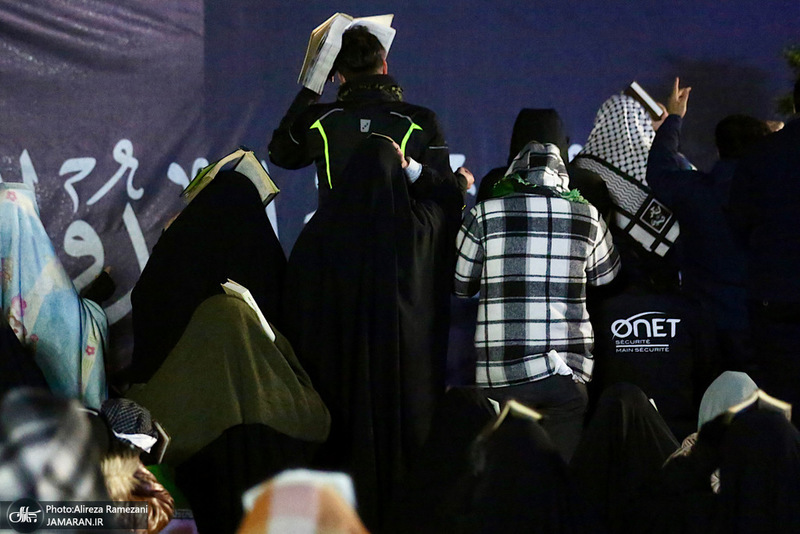 مراسم شب بيست و يكم ماه مبارك رمضان در ميدان انقلاب اسلامى