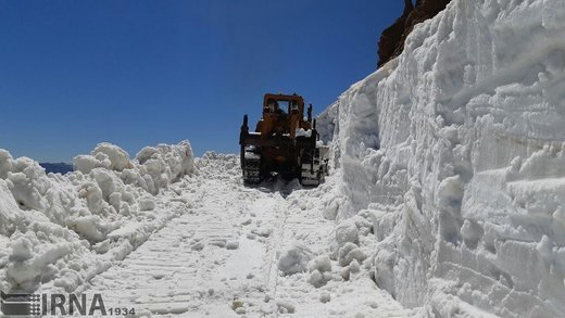 راهداران، ۳۳۰ کیلومتر از محورهای آذربایجان‌غربی را برف‌روبی کردند