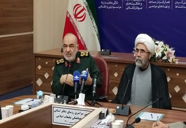 فرمانده کل سپاه: آمریکایی‌ها اعتراف کردند ضعف بزرگ‌شان نداشتن یک رهبر روحانی است/  نظام هر روز قوی تر می‌شود؛ کشور در حال رشد است