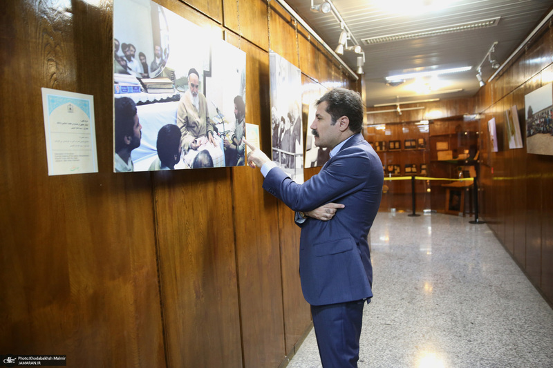 بازدید عبدالکریم حسین‌زاده، معاون امور توسعه روستایی و مناطق محروم کشور  از بیت امام خمینی (س) در جماران