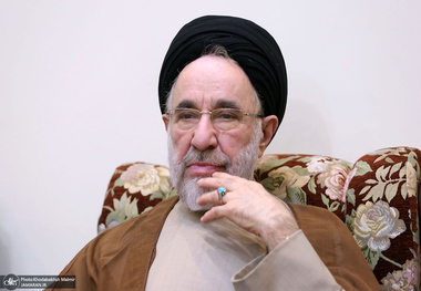 سیدمحمد خاتمی: ملت فراتر از نسل ما و نسل‌هایی است که در انقلاب و اصلاحات حضور داشته‌اند؛باید به خواست ملت تمکین کرد/آنچه آشکار است، نارضایتی گسترده است/امام گفتند همه به قانون برگردیم/نشانه‌ای از تمایل حاکمیت به اصلاح و پرهیز از اشتباهات مشاهده نمی‌شود