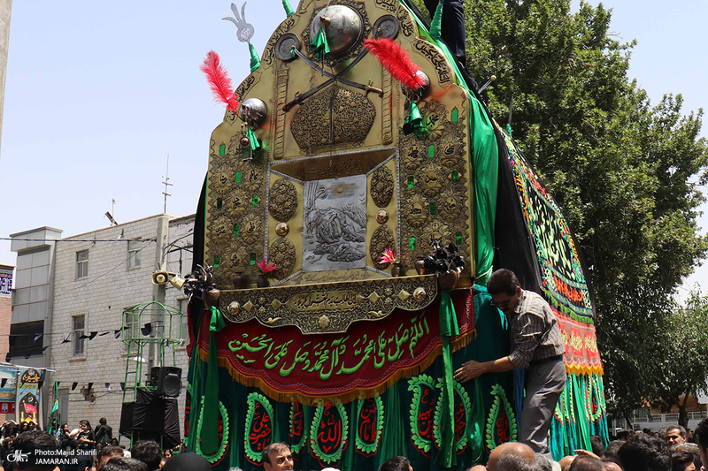 مراسم عزاداری و نخل گردانی روز عاشورا در خمین