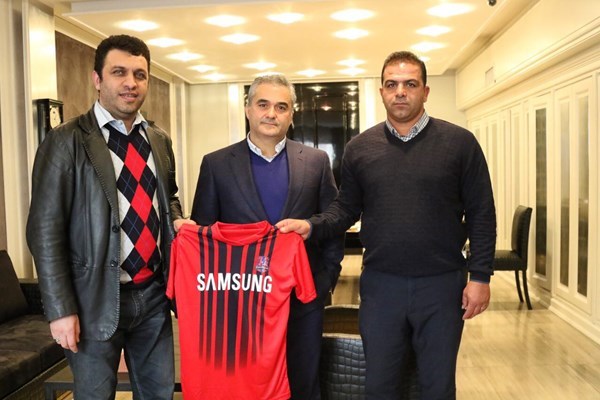 مهابادی قراردادش را با نساجی مازندران امضا کرد+ عکس
