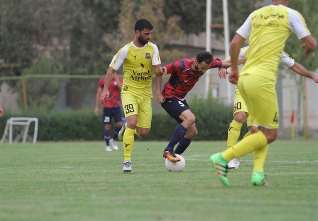 برتری پرگل نساجی مقابل بادران در دیداری تدارکاتی
