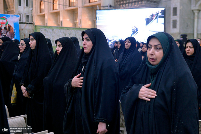 رزمایش کمک مومنانه با اهدای ۳۰۰ دستگاه ویلچر به بهزیستی در حرم امام  خمینی (س)