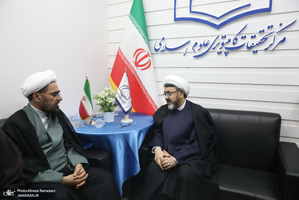بازدید رئیس موسسه تنظیم و نشر آثار امام خمینی از نمایشگاه بین المللی قرآن کریم