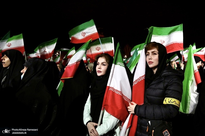 بيست و پنجمين شب اجتماع پرشور مردمى در میدان ونک