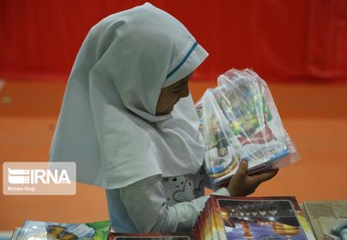 بسته های کمک تحصیلی به یاری دانش آموزان همدان می آیند