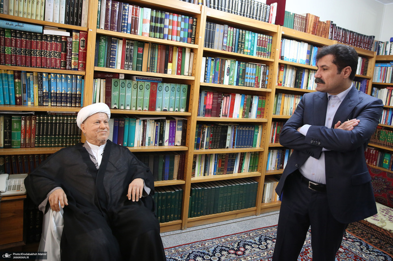 بازدید عبدالکریم حسین‌زاده، معاون امور توسعه روستایی و مناطق محروم کشور  از بیت امام خمینی (س) در جماران