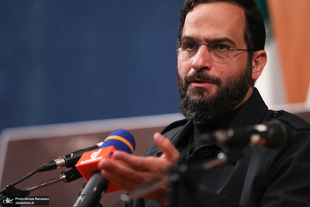 محسن برهانی: نهاد‌های قضایی-امنیتی به نوشته تحریک آمیز کیهان در مورد مهسا امینی ورود کنند