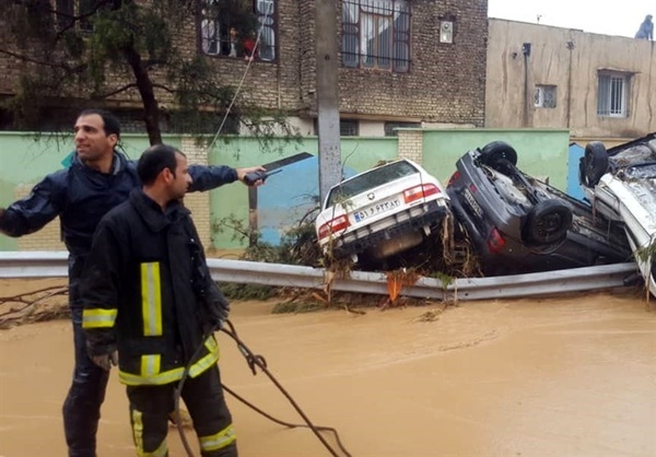 جاری شدن سیل در مسیرهای منتهی به دروازه قرآن،  ابوالکلام و خروجی شیراز   مسدود شدن ورودی شهر تا اطلاع ثانوی   مسافران از تردد غیر ضروری بپرهیزند 