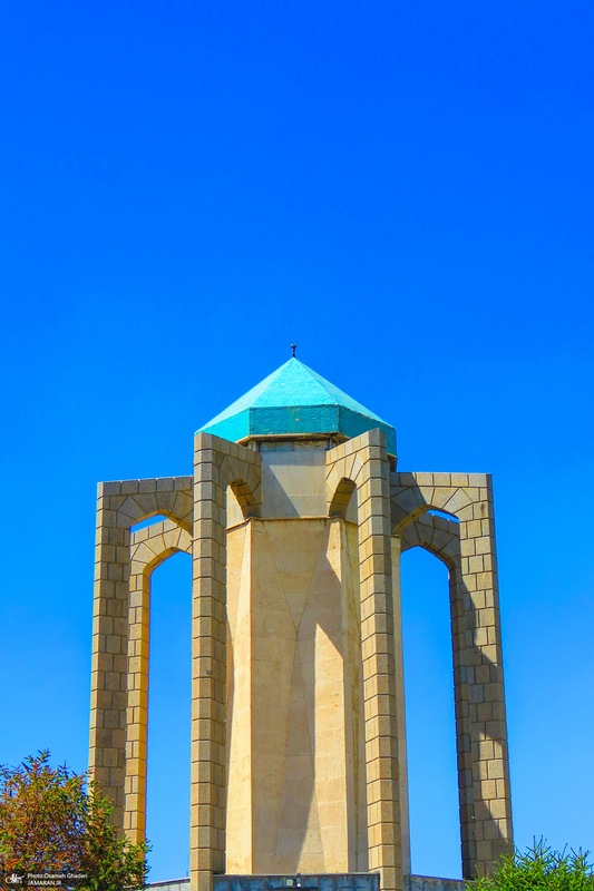 آرامگاه باباطاهر همدان