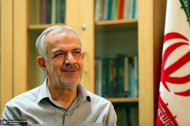 مسجد جامعی: همۀ صداها باید شنیده شود/ چرا اینقدر فاصله‌گذاری می‌کنید؟/ امنیتِ مبتنی بر حضور مردم، واقعی و ماندگار است/ پرسش، انتقاد و اعتراض لازمه زیست اجتماعی است/ با ابزارها و شیوه‌های چند دهۀ قبل می‌خواهیم مسألۀ امروز را حل کنیم