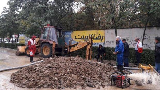 امدادرسانی به گرفتار شدگان در آبگرفتگی و سیلاب در استان اردبیل
