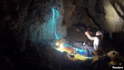 بئاتریز فلامینی، کوهنورد اسپانیایی هنگام زندگی در غار زیر زمین - عکس از نوامبر ۲۰۲۱