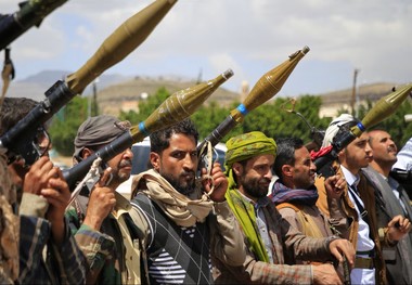 پیشروی ۳۶ ساعته حوثی‌ها در غرب یمن؛ سی‌ان‌ان از «شکست مشترک واشنگتن و ریاض» گزارش داد