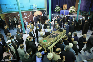 مراسم تشییع حجت الاسلام و المسلمین محتشمی پور در حسینیه جماران