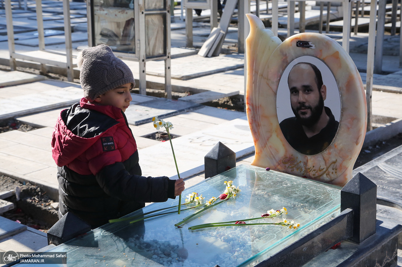 مهمانی لاله ها در قطعه شهدای بهشت زهرا