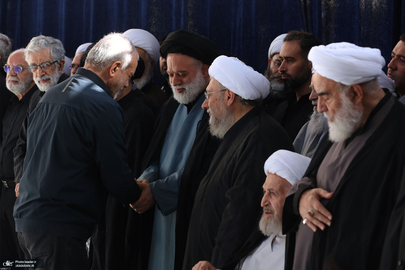 اقامه نماز بر پیکر مطهر رهبر شهید انقلاب و شهدای خانواده ایشان-3