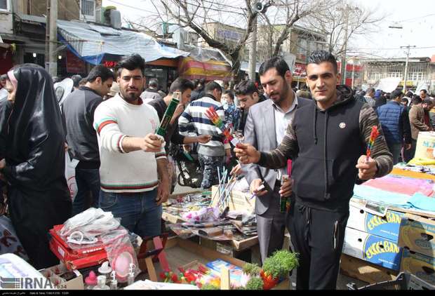 رونق بازاربروجرد وهیاهوی خرید شب عید