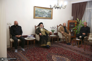 حضور سید حسن خمینی در منزل شهیدان رحمانی‎‎