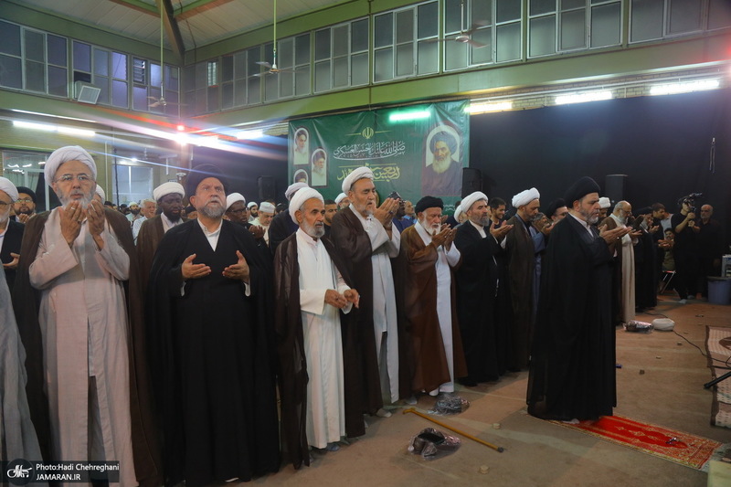 مراسم چهلمین روز تدفین رهبر شهید در دفتر آیت الله العظمی سیستانی در قم