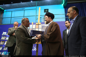 رونمایی از  از ٢١اثر جديد تاريخ شفاهي انتشارات سوره مهر با حضور سید حسن خمینی