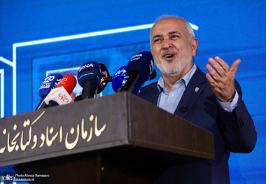 ظریف: مردم باید همیشه قطب‌نمای ما باشند/ ایران بسیار قدرتمند است‌ ولی قدرت ایران مردم‌ و مدیران هستند؛ متأسفانه ما از این سرمایه بزرگ درست استفاده نکردیم