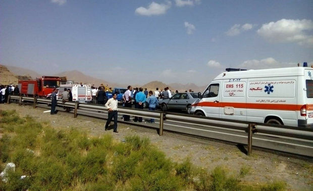سقوط خودروی آفرود در دره برغان کرج چهار مصدوم برجای گذاشت