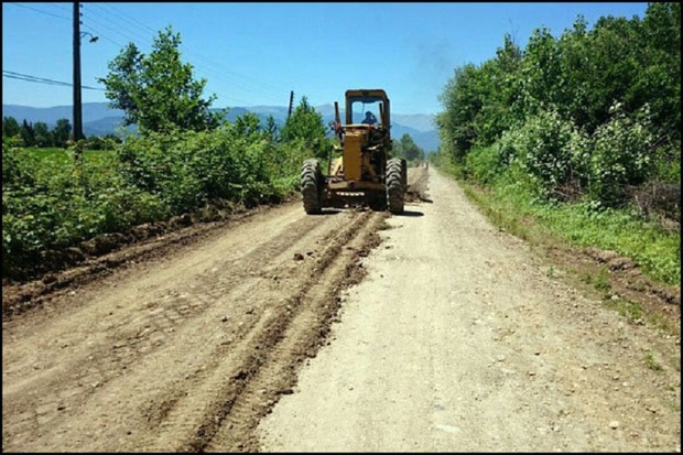 بهسازی راه چهار روستای آستارا آغاز شد