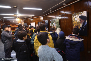 بازدید اقشار مختلف مردم از بیت امام خمینی (س) در جماران-5