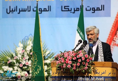 جلیلی:  این خدمت به مردم نیست که آن‌ها را از عمق عداوت و شیطنت دشمن غافل کنیم