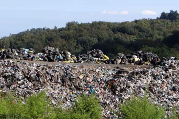 ریختن زباله در طبیعت خطر زیست محیطی به همراه دارد