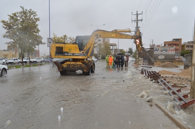 10گروه شهرداری یاسوج دربارندگیهای اخیرخدمات رسانی می کند