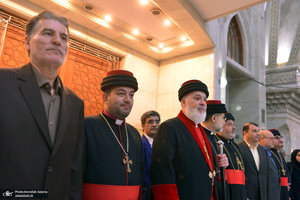 ادای احترام رهبر جهانی آشوریان به حضرت امام خمینی (س)