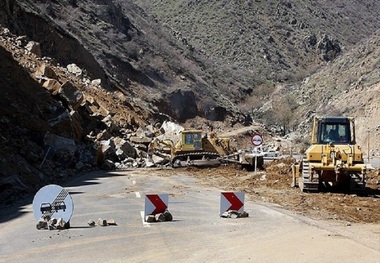 جاده های گردشگری لرستان مسدود شد